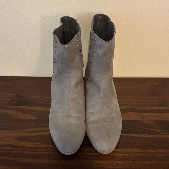 A2 By Aerosoles Gray Ankle Booties - Picture 1 of 6